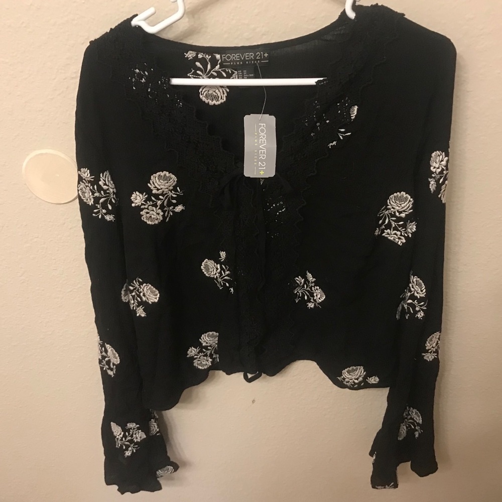 Lace-up crop top with embroidery details
